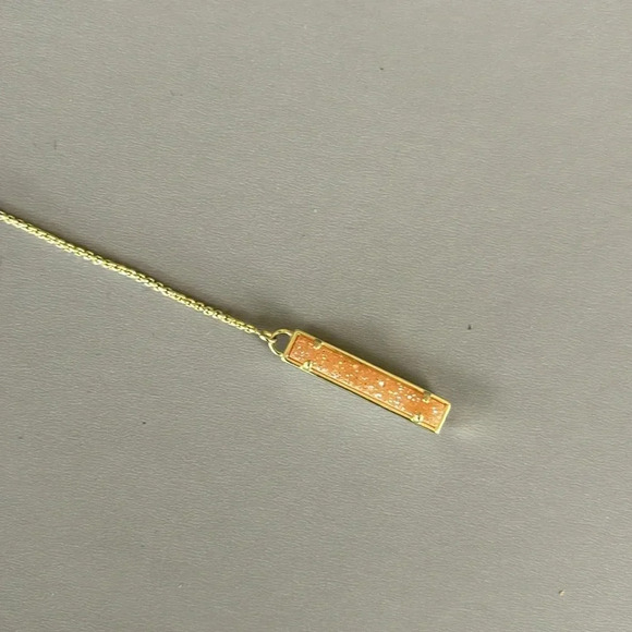 NWT KENDRA SCOTT Lilly Y necklace in gold and sand drusy - Picture 6 of 6